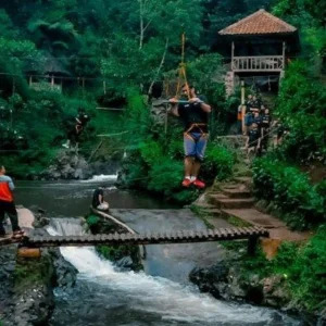 villa lembang dekat curug leuwi opat