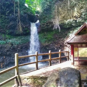 villa lembang - curug di daerah lembang