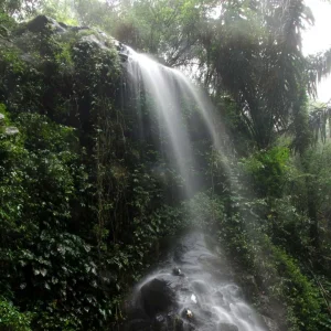 Villa lembang - wisata air terjun lembang