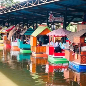 villa lembang - floating market